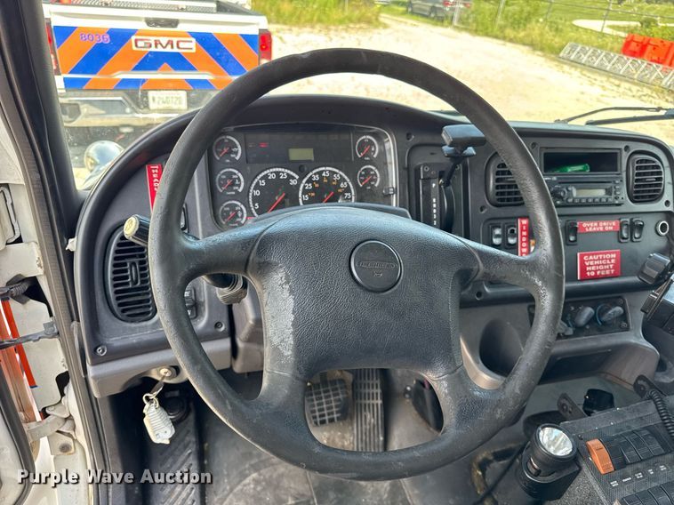 image for item DI9765 2010 Freightliner Business Class M2 ambulance