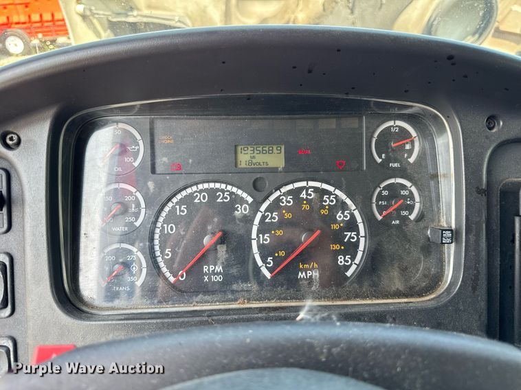 image for item DI9765 2010 Freightliner Business Class M2 ambulance