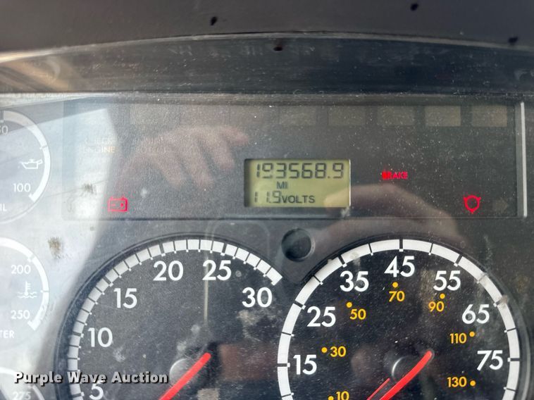 image for item DI9765 2010 Freightliner Business Class M2 ambulance