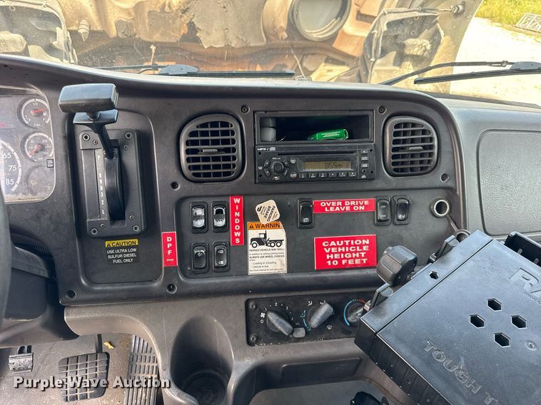 image for item DI9765 2010 Freightliner Business Class M2 ambulance