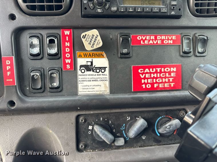 image for item DI9765 2010 Freightliner Business Class M2 ambulance