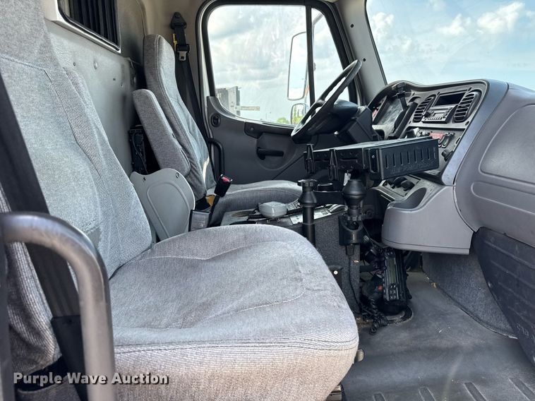 image for item DI9765 2010 Freightliner Business Class M2 ambulance