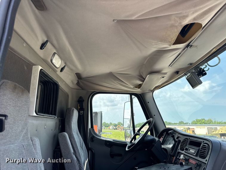 image for item DI9765 2010 Freightliner Business Class M2 ambulance