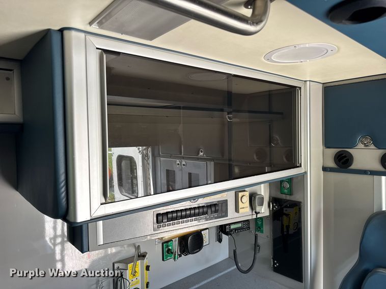 image for item DI9765 2010 Freightliner Business Class M2 ambulance