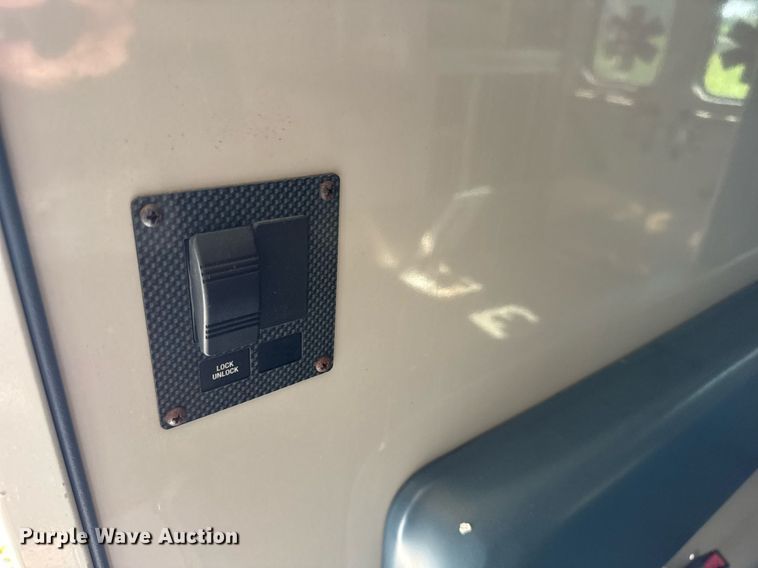 image for item DI9765 2010 Freightliner Business Class M2 ambulance