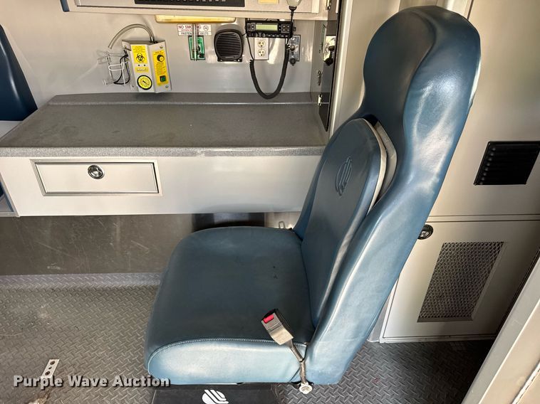 image for item DI9765 2010 Freightliner Business Class M2 ambulance