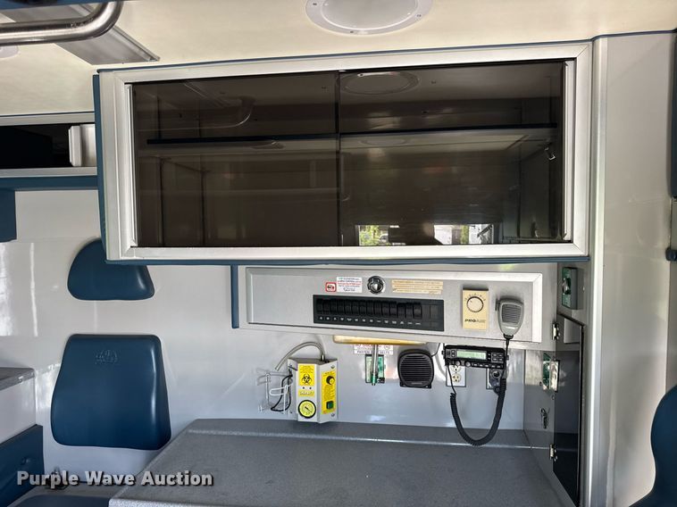 image for item DI9765 2010 Freightliner Business Class M2 ambulance