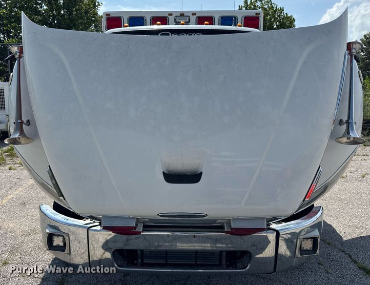 image for item DI9765 2010 Freightliner Business Class M2 ambulance