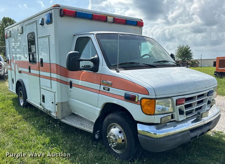 image for item DI9816 2006 Ford E450 Super Duty ambulance