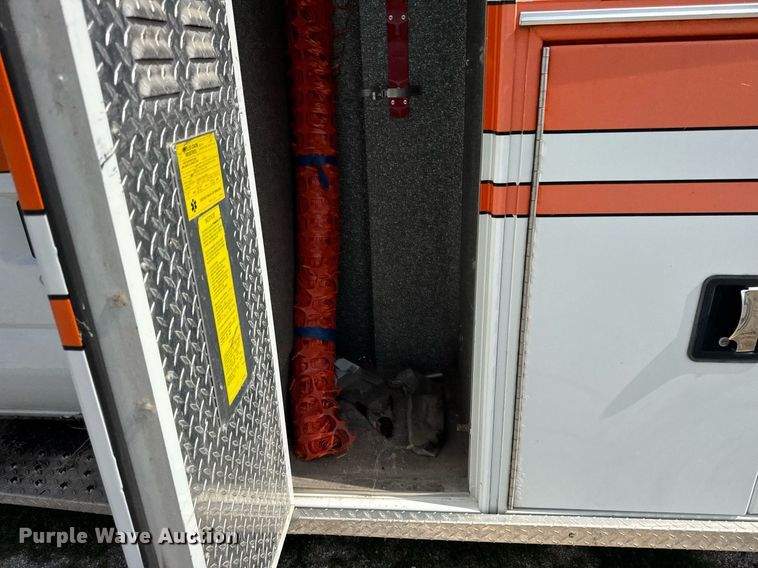 image for item DI9816 2006 Ford E450 Super Duty ambulance