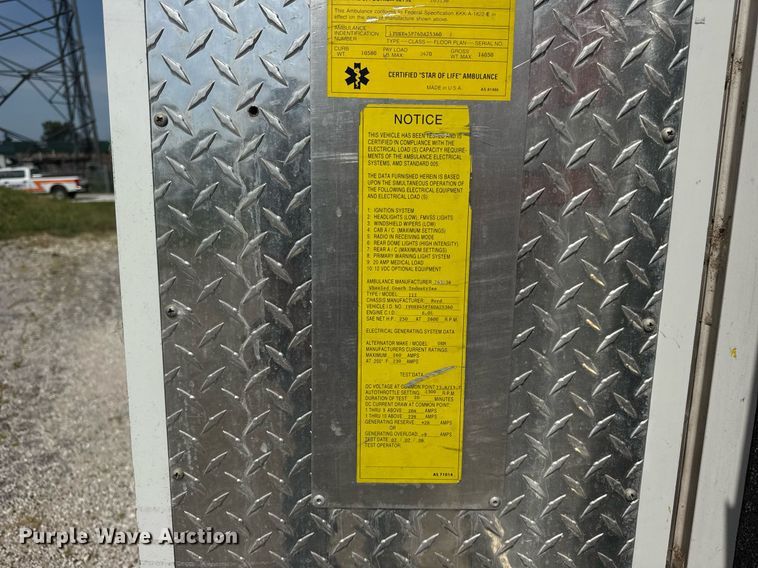 image for item DI9816 2006 Ford E450 Super Duty ambulance