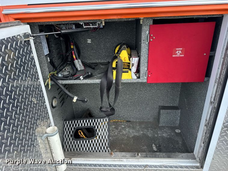 image for item DI9816 2006 Ford E450 Super Duty ambulance