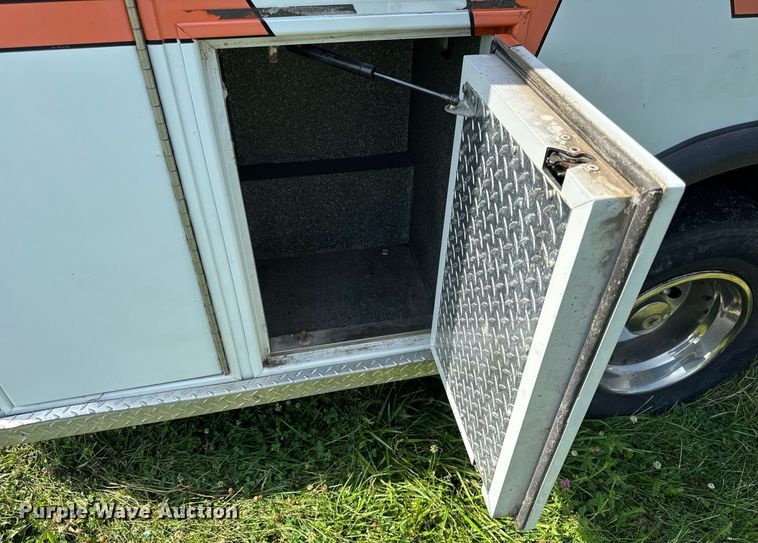 image for item DI9816 2006 Ford E450 Super Duty ambulance