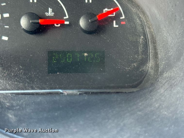 image for item DI9816 2006 Ford E450 Super Duty ambulance