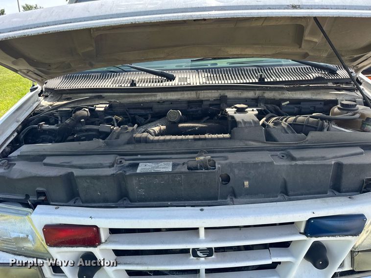 image for item DI9816 2006 Ford E450 Super Duty ambulance