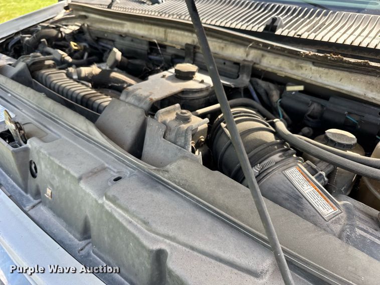 image for item DI9816 2006 Ford E450 Super Duty ambulance