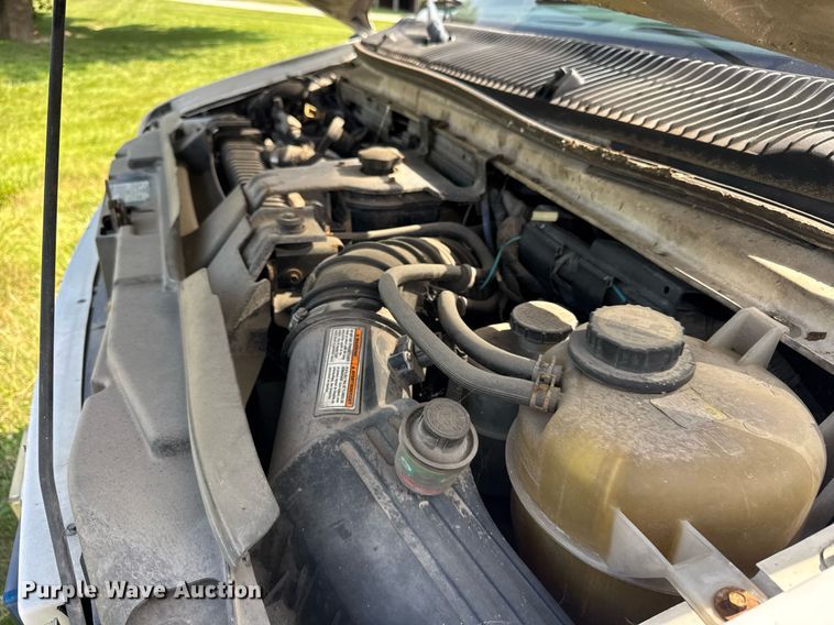 image for item DI9816 2006 Ford E450 Super Duty ambulance