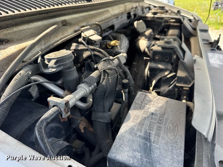 image for item DI9816 2006 Ford E450 Super Duty ambulance