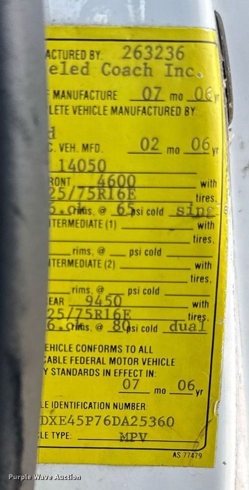 image for item DI9816 2006 Ford E450 Super Duty ambulance