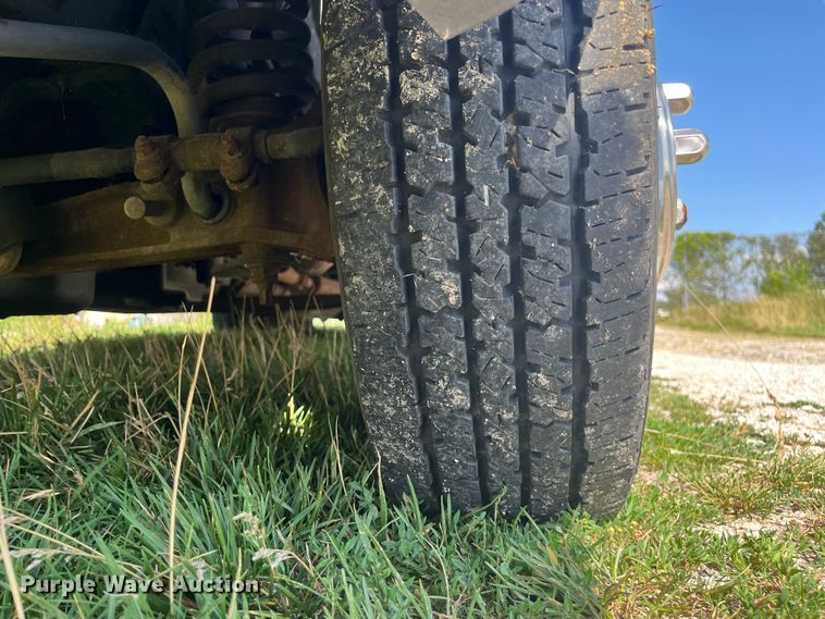 image for item DI9816 2006 Ford E450 Super Duty ambulance