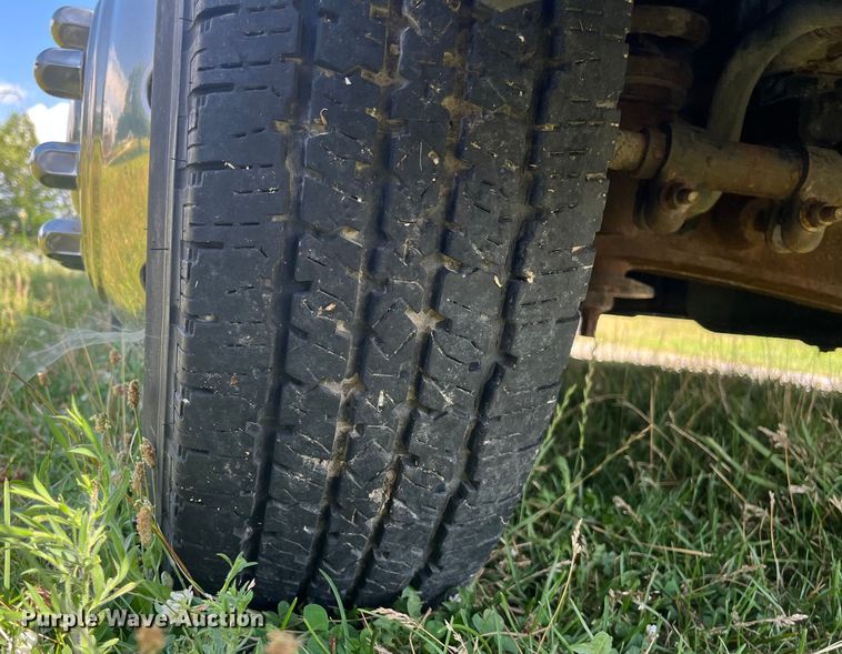 image for item DI9816 2006 Ford E450 Super Duty ambulance