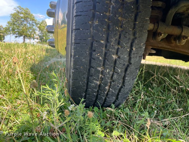 image for item DI9816 2006 Ford E450 Super Duty ambulance