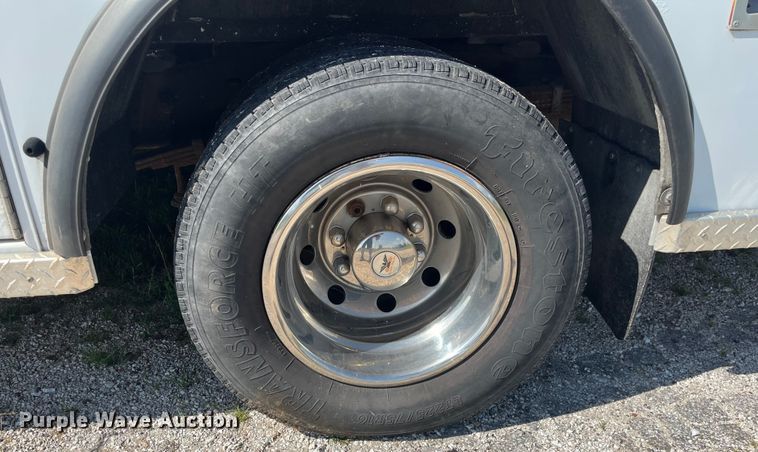 image for item DI9816 2006 Ford E450 Super Duty ambulance