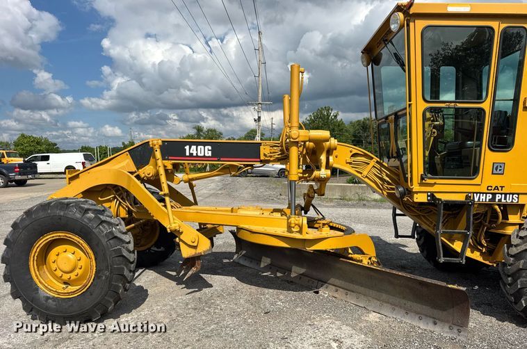 image for item DI9904 1986 Caterpillar 140G motor grader