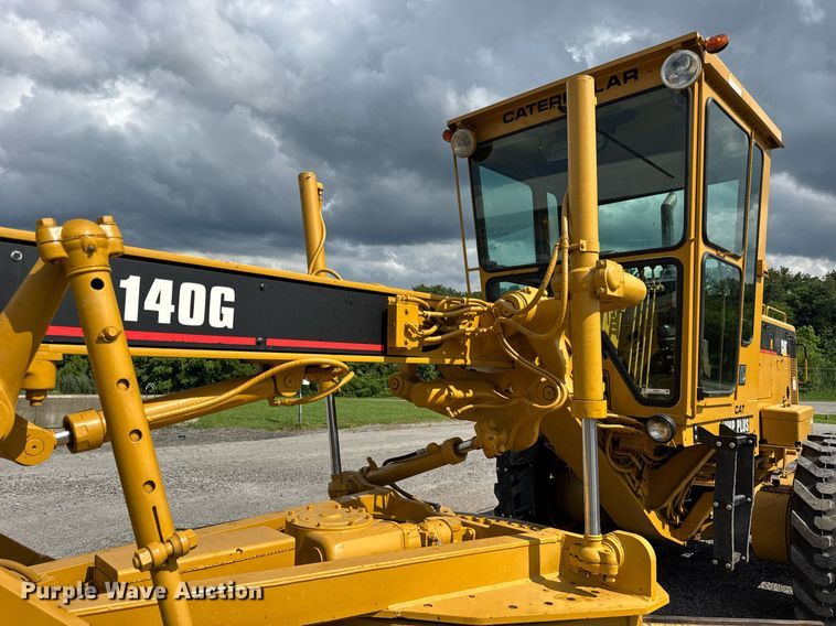 image for item DI9904 1986 Caterpillar 140G motor grader