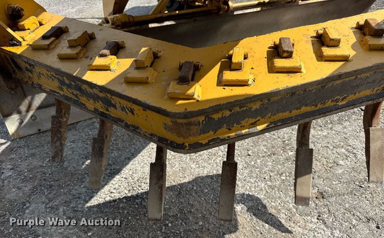 image for item DI9904 1986 Caterpillar 140G motor grader