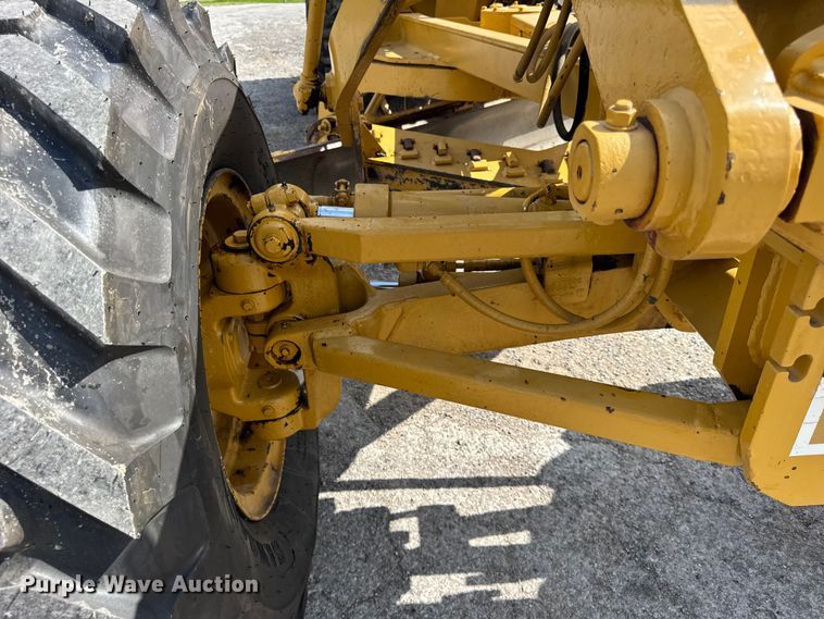 image for item DI9904 1986 Caterpillar 140G motor grader