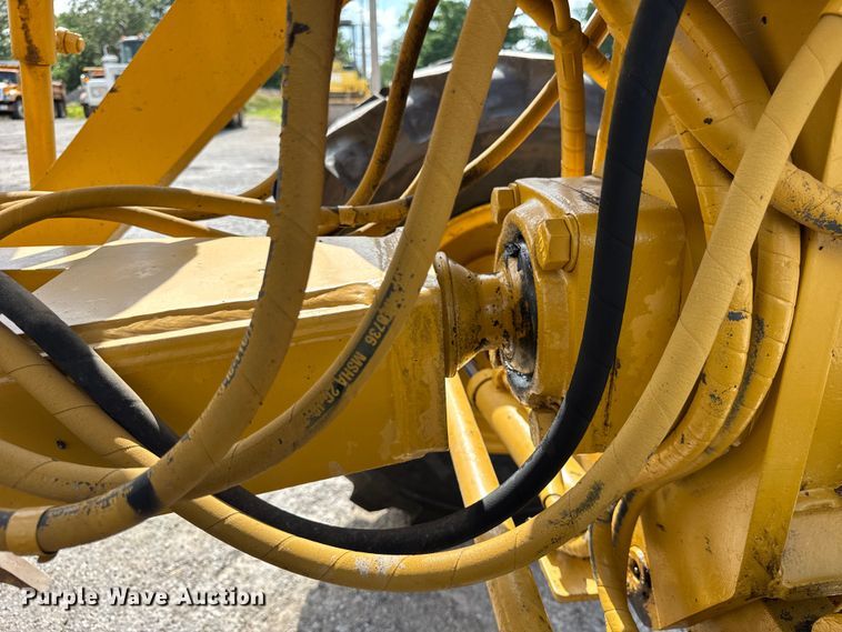 image for item DI9904 1986 Caterpillar 140G motor grader