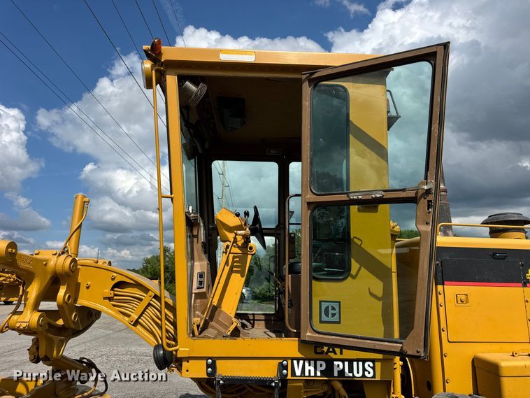 image for item DI9904 1986 Caterpillar 140G motor grader