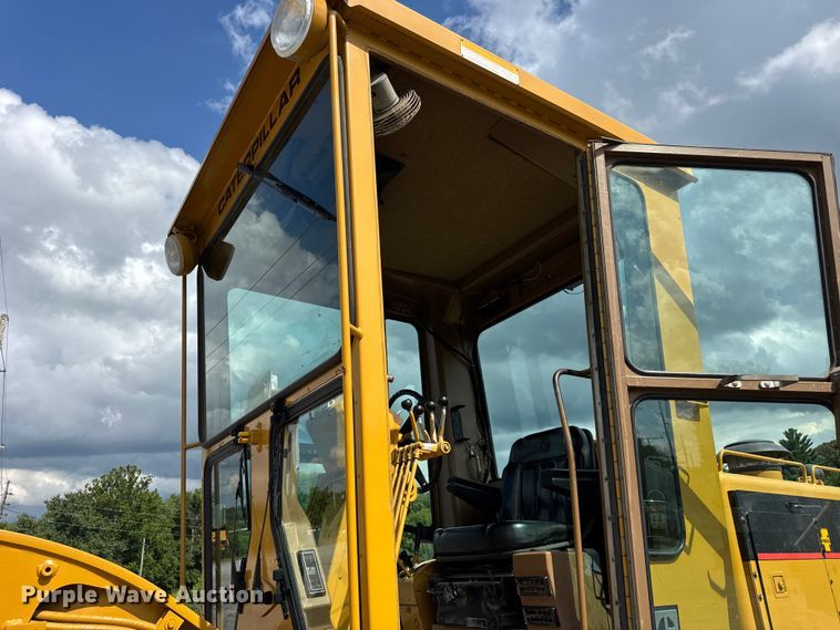 image for item DI9904 1986 Caterpillar 140G motor grader