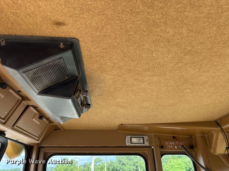 image for item DI9904 1986 Caterpillar 140G motor grader