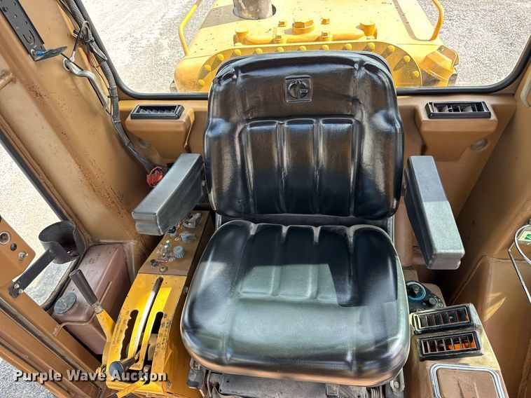 image for item DI9904 1986 Caterpillar 140G motor grader