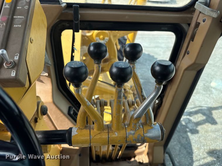 image for item DI9904 1986 Caterpillar 140G motor grader