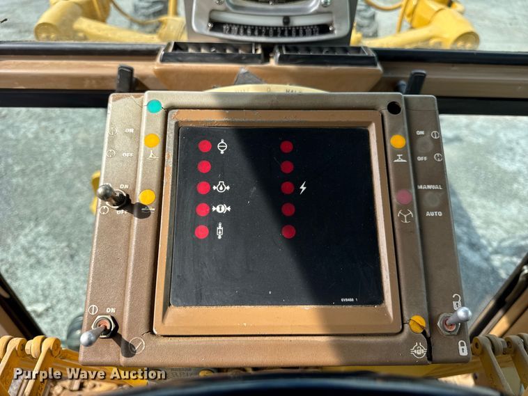 image for item DI9904 1986 Caterpillar 140G motor grader