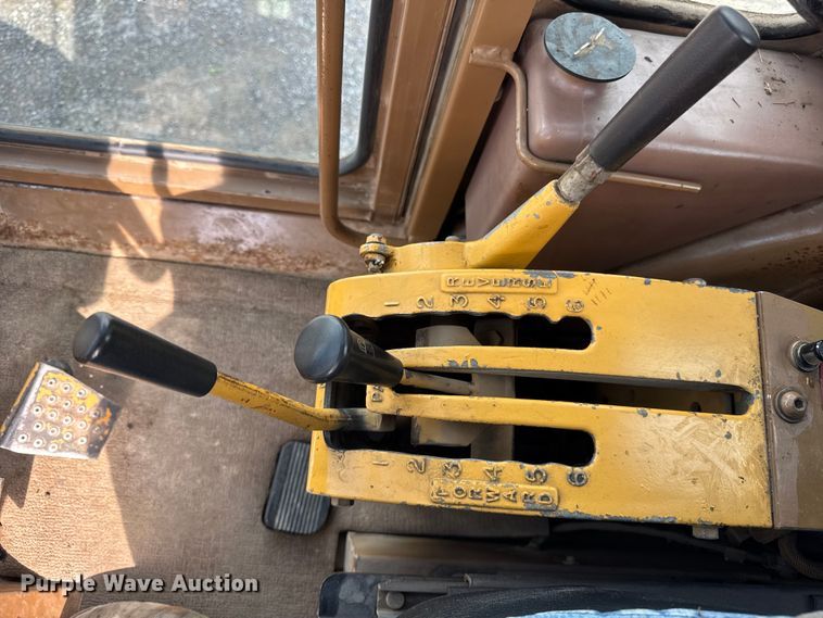 image for item DI9904 1986 Caterpillar 140G motor grader