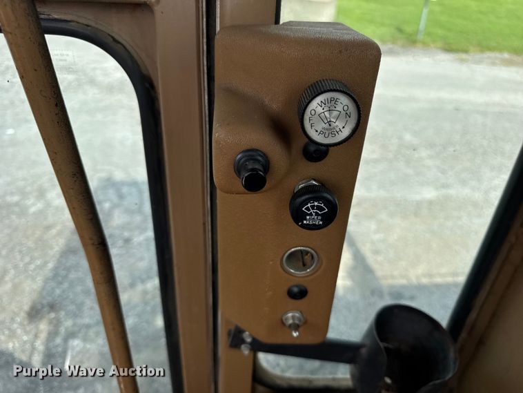 image for item DI9904 1986 Caterpillar 140G motor grader