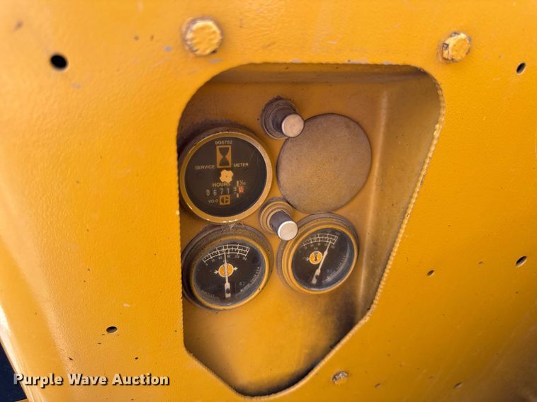 image for item DI9904 1986 Caterpillar 140G motor grader