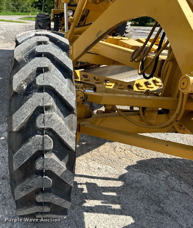 image for item DI9904 1986 Caterpillar 140G motor grader