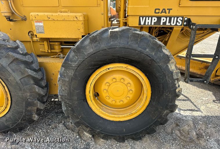 image for item DI9904 1986 Caterpillar 140G motor grader