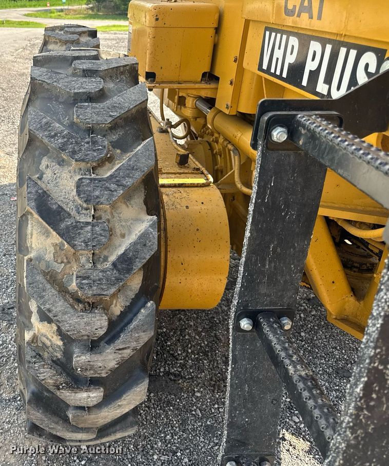 image for item DI9904 1986 Caterpillar 140G motor grader