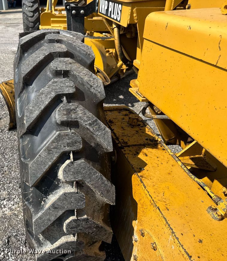 image for item DI9904 1986 Caterpillar 140G motor grader