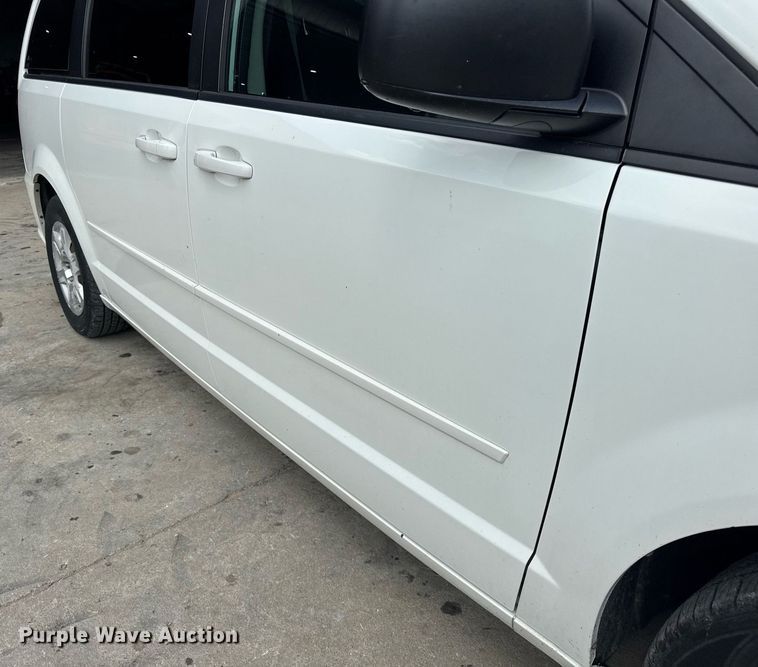 image for item DI9910 2011 Dodge Grand Caravan van