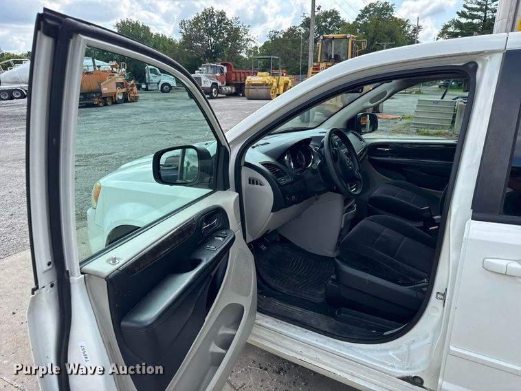 image for item DI9910 2011 Dodge Grand Caravan van