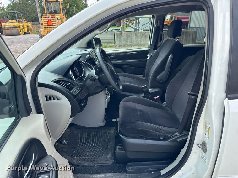 image for item DI9910 2011 Dodge Grand Caravan van