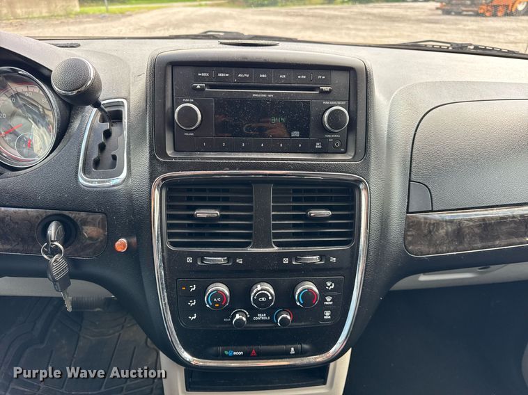 image for item DI9910 2011 Dodge Grand Caravan van