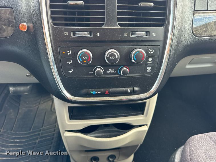 image for item DI9910 2011 Dodge Grand Caravan van